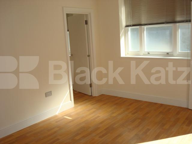 			NEW INSTRUCTION !, 1 Bedroom, 1 bath, 1 reception Flat			 Leverton Street, KENTISH TOWN
